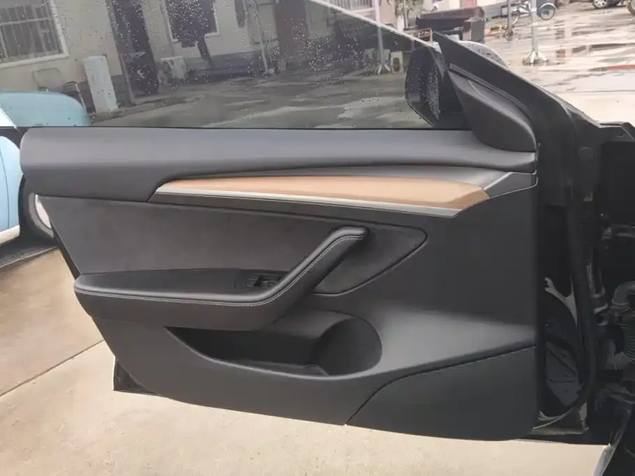 Tesla Model 3 — фото 4