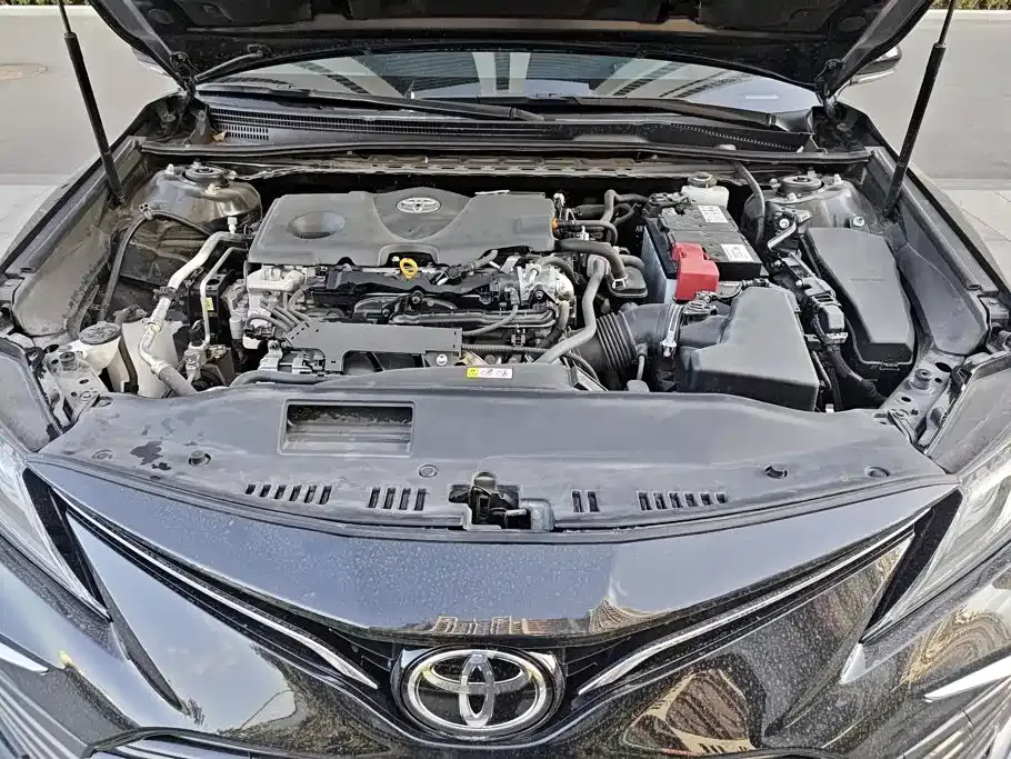 Toyota Camry — фото 5