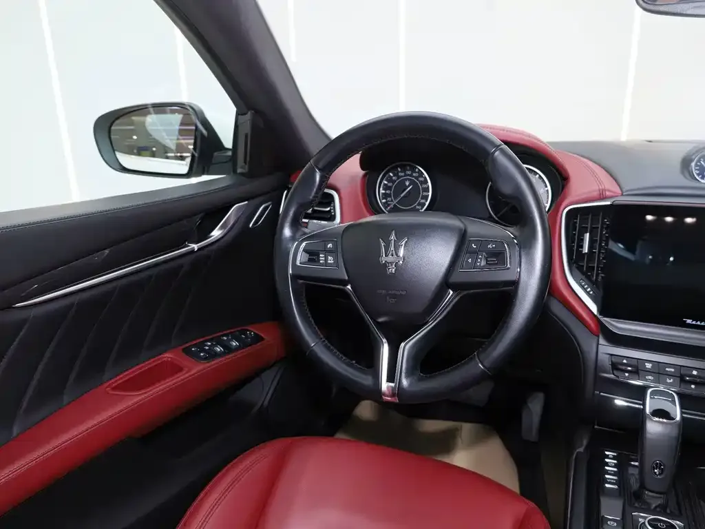 Maserati Ghibli — фото 8