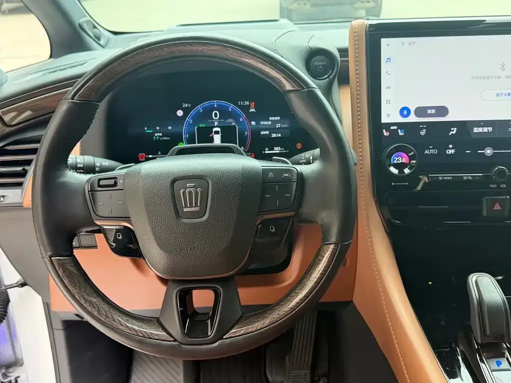 Toyota Vellfire — фото 10