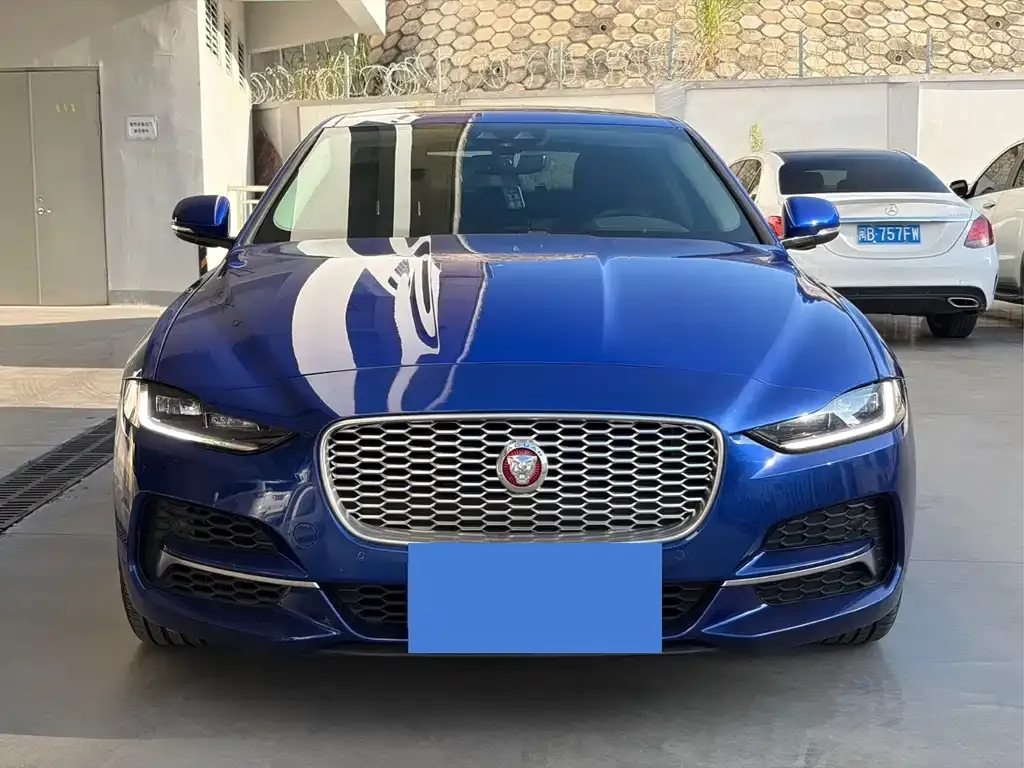 Jaguar XEL — фото 1