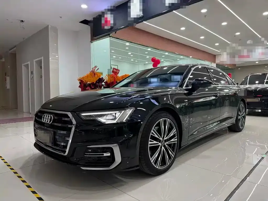 Audi A6L — фото 1
