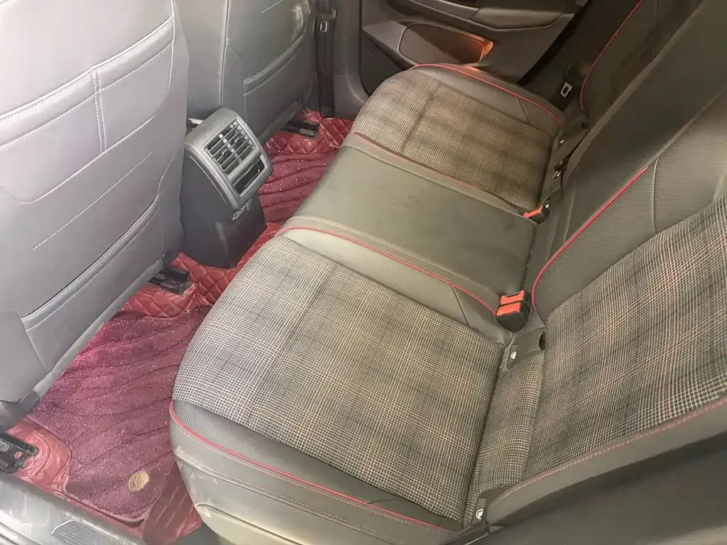Volkswagen Golf GTI — фото 9