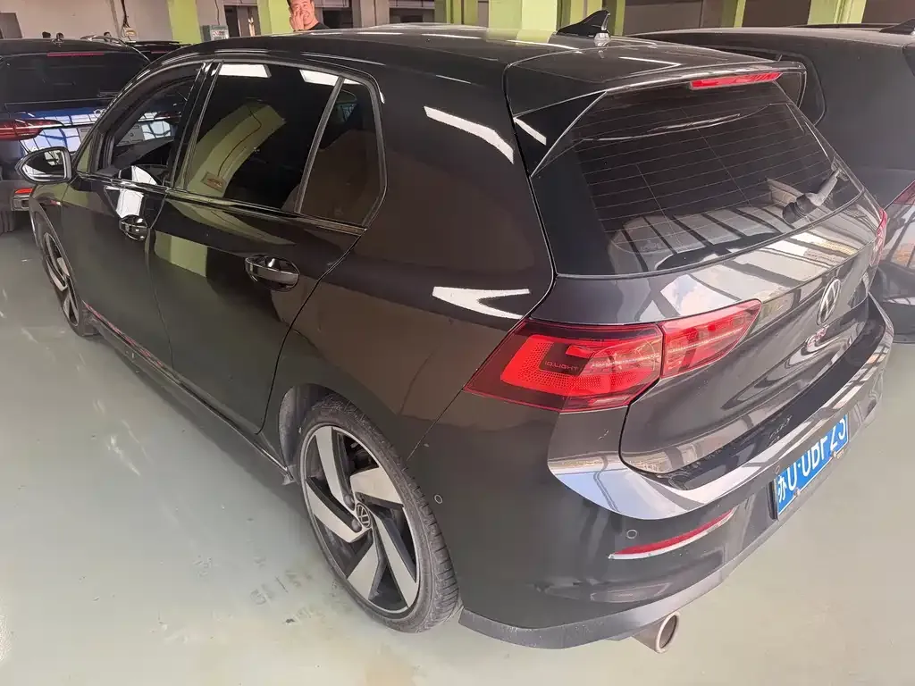Volkswagen Golf GTI — фото 5