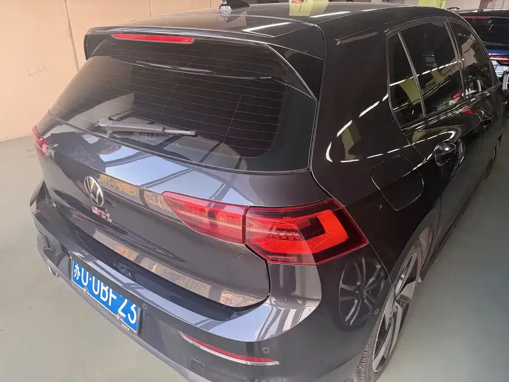 Volkswagen Golf GTI — фото 4