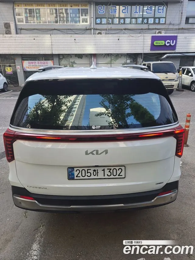 Kia Carnival — фото 10