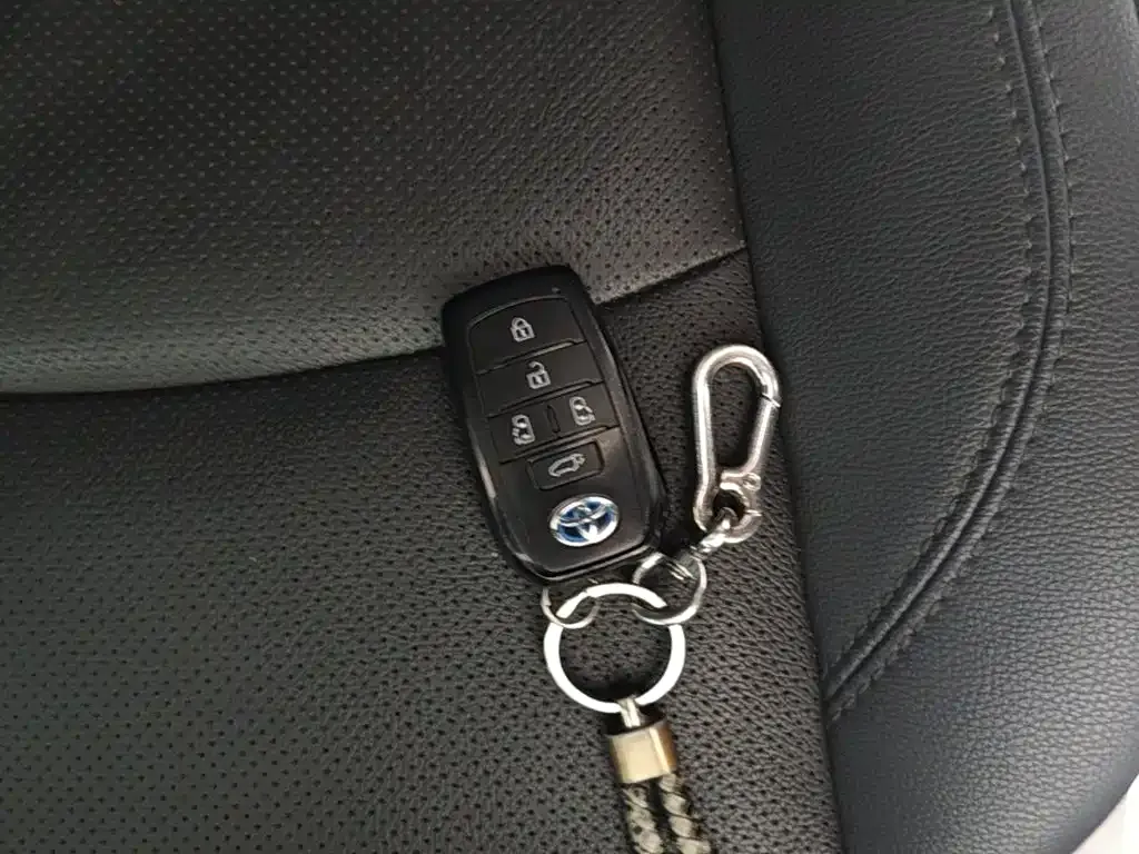 Toyota Sienna — фото 7