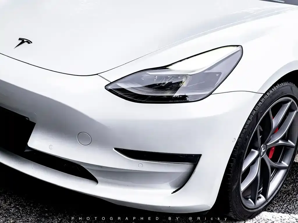 Tesla Model 3 — фото 2