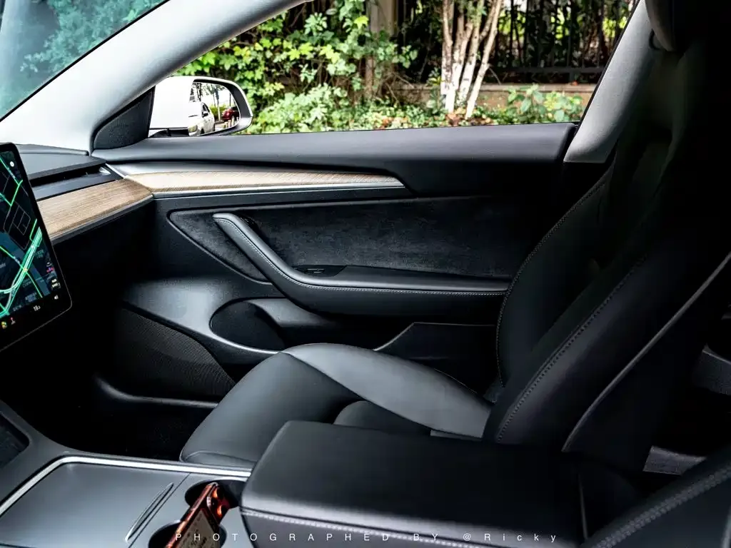 Tesla Model 3 — фото 10