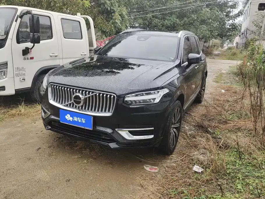 Volvo XC90 — фото 1