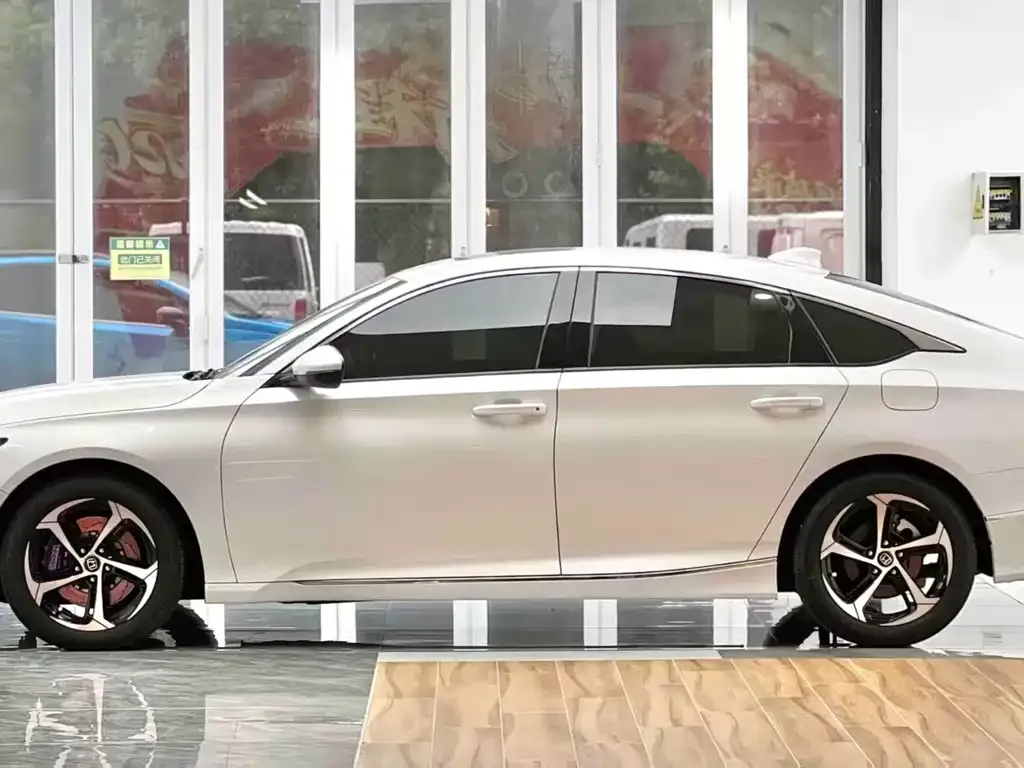 Honda Accord — фото 5