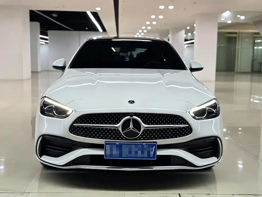 Mercedes-Benz C-Class — фото 1