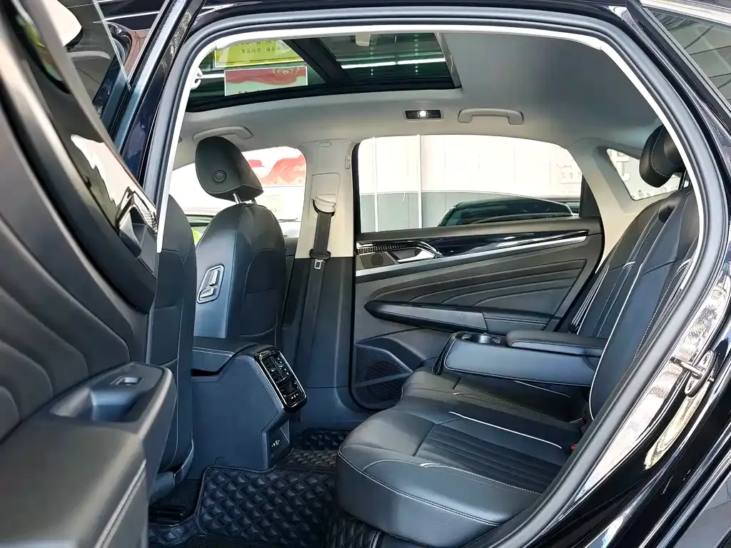 Volkswagen Passat — фото 8