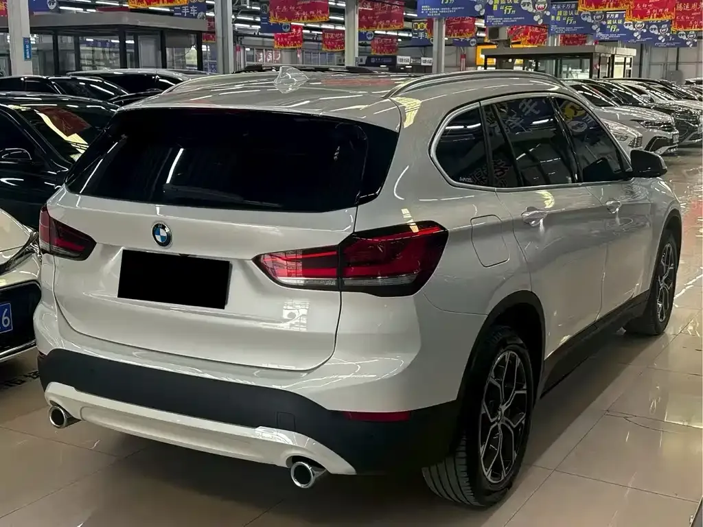 BMW X1 — фото 5