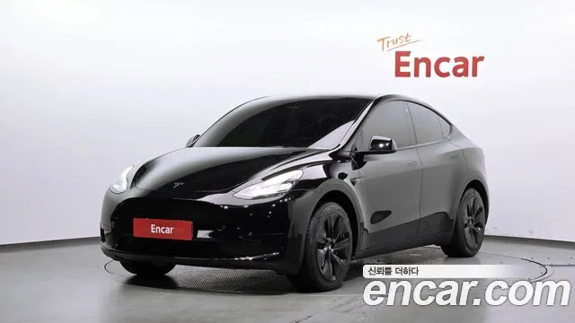 Tesla Model Y — фото 1