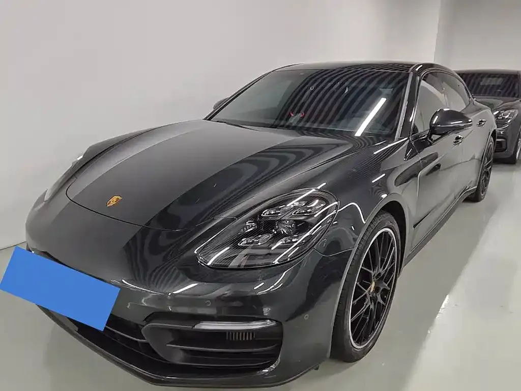 Porsche Panamera — фото 1