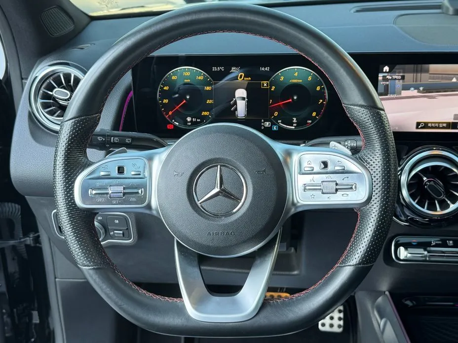 Mercedes-Benz GLB-Class — фото 10