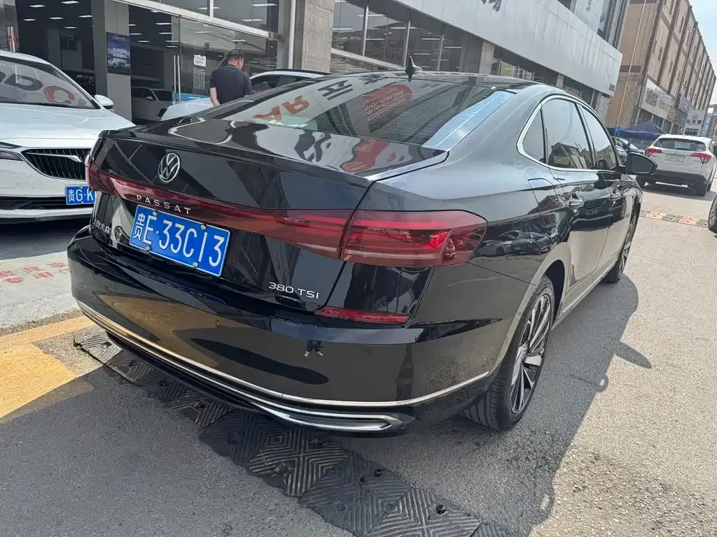 Volkswagen Passat — фото 10