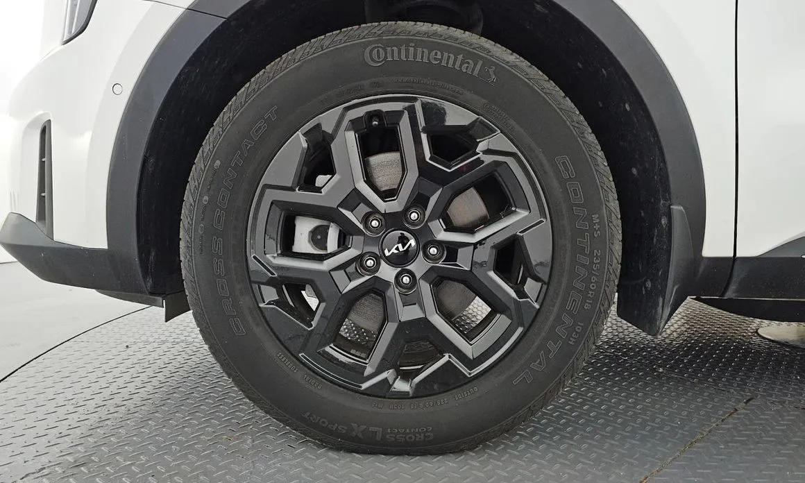 Kia Sorento — фото 7