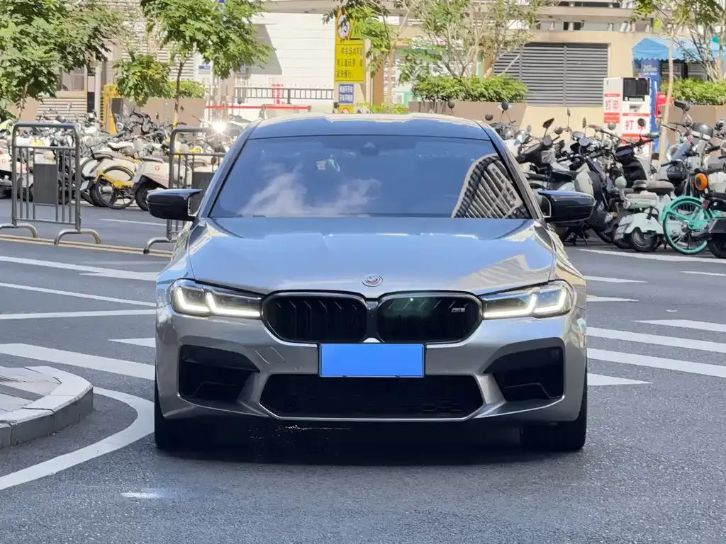 BMW M5 — фото 10