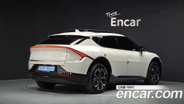 Kia EV6 — фото 10