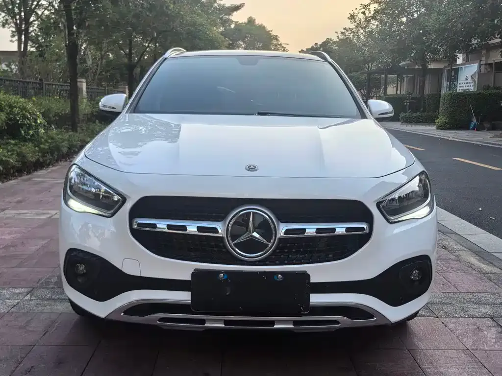 Mercedes-Benz GLA — фото 1