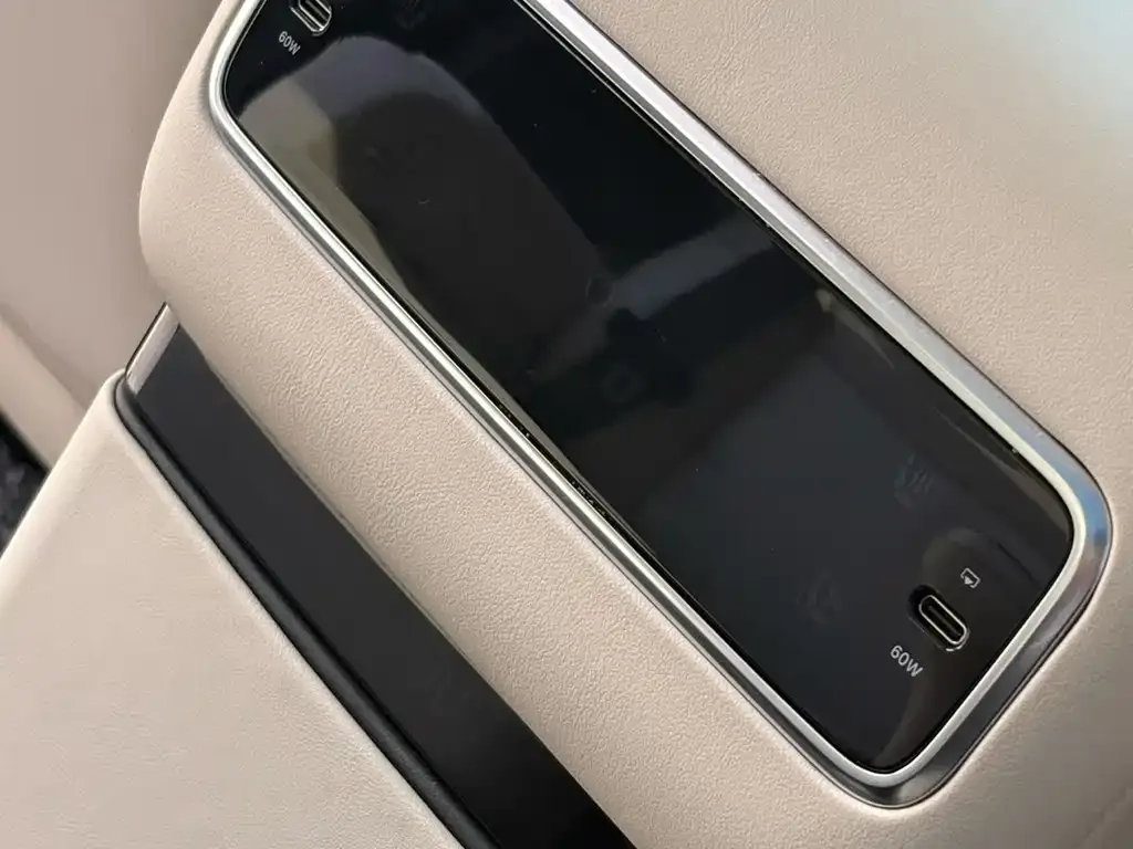 Li Auto MEGA — фото 4