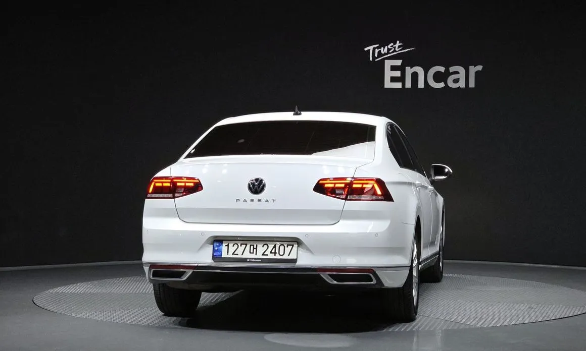Volkswagen Passat — фото 6