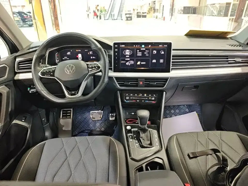 Volkswagen Tiguan L — фото 6