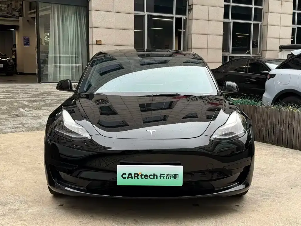 Tesla Model 3 — фото 5