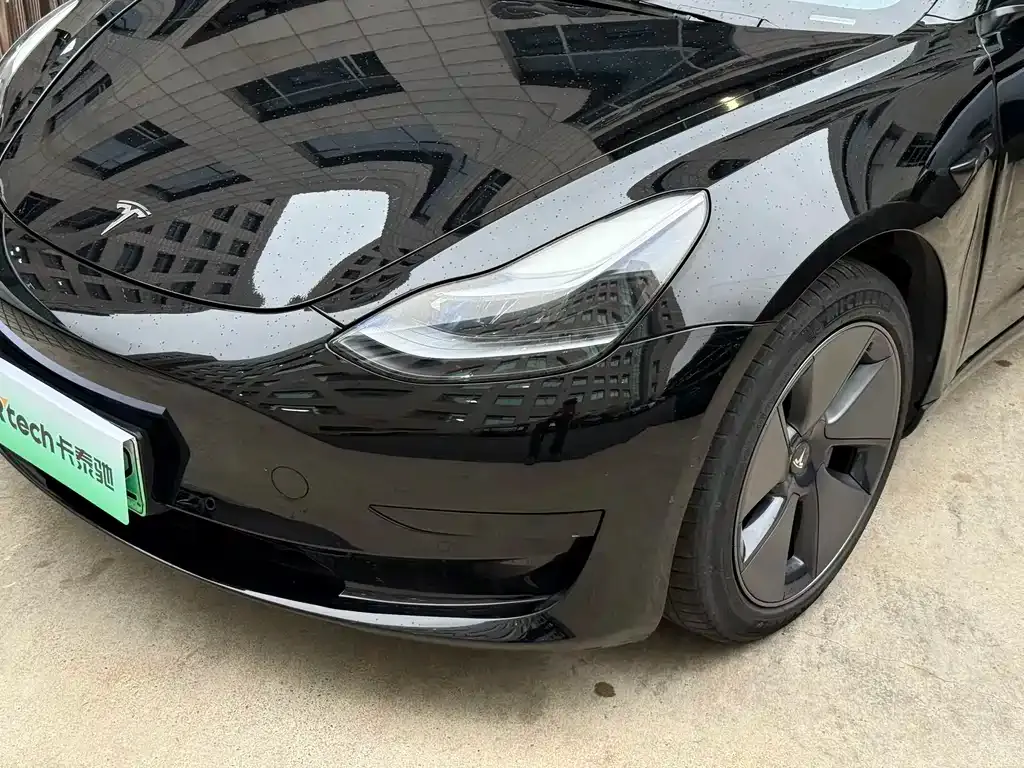 Tesla Model 3 — фото 7