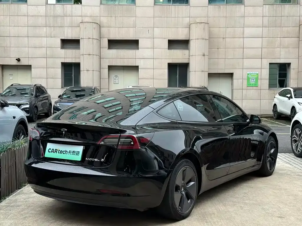 Tesla Model 3 — фото 2