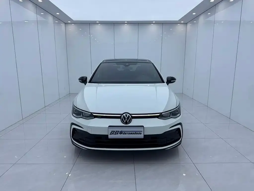 Volkswagen Golf — фото 10