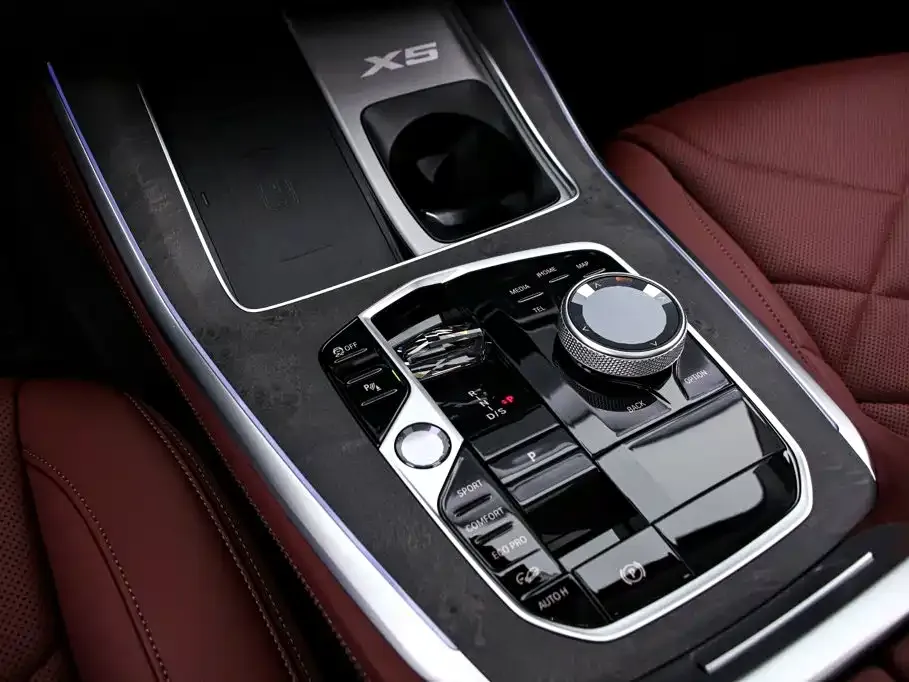 BMW X5 — фото 6