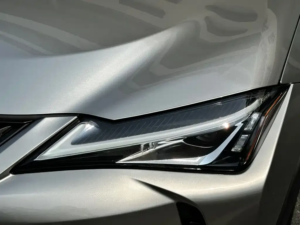 Lexus UX — фото 2