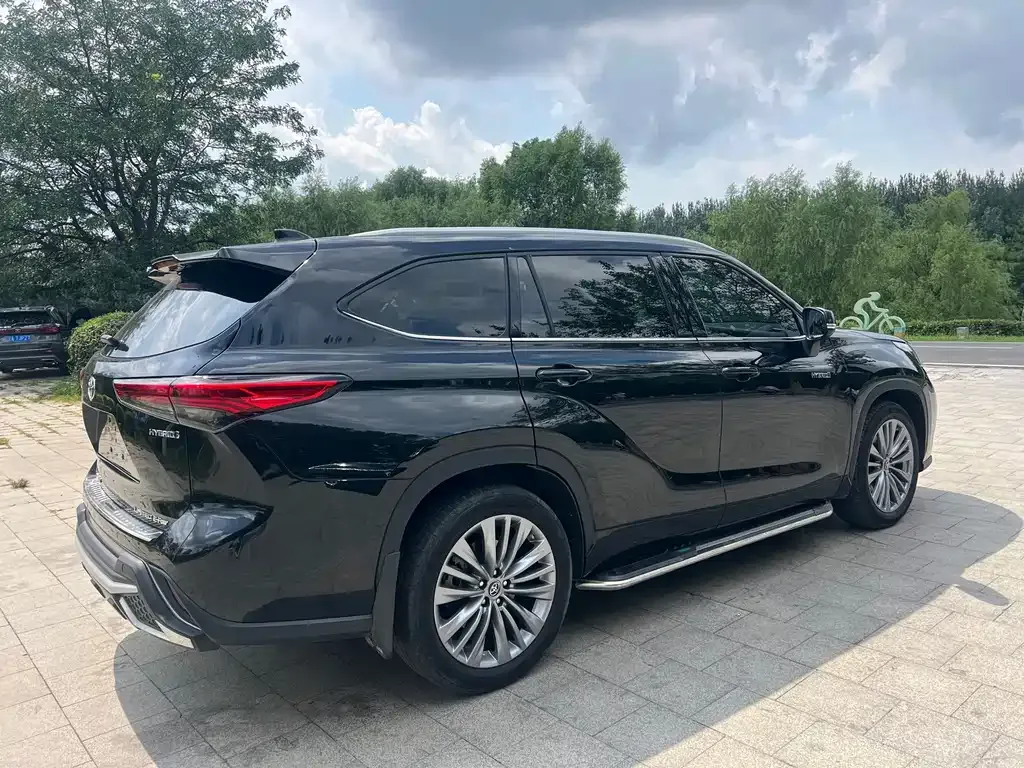 Toyota Highlander — фото 4
