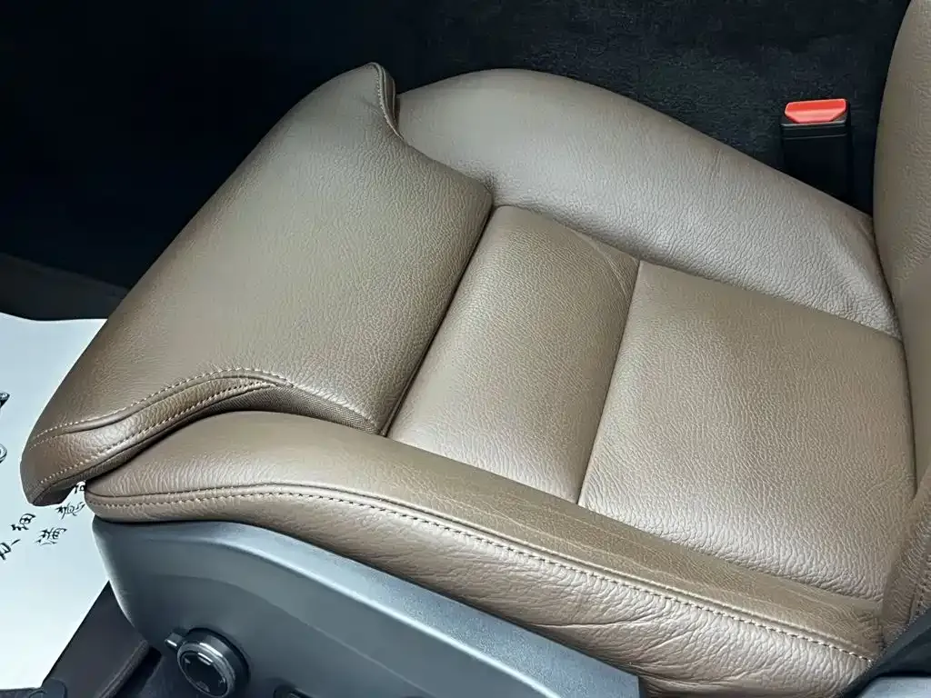 Volvo S60 — фото 10