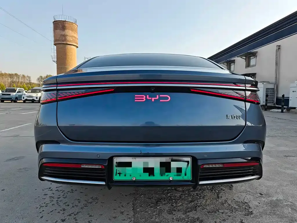 BYD Seal 07 DM-i — фото 8