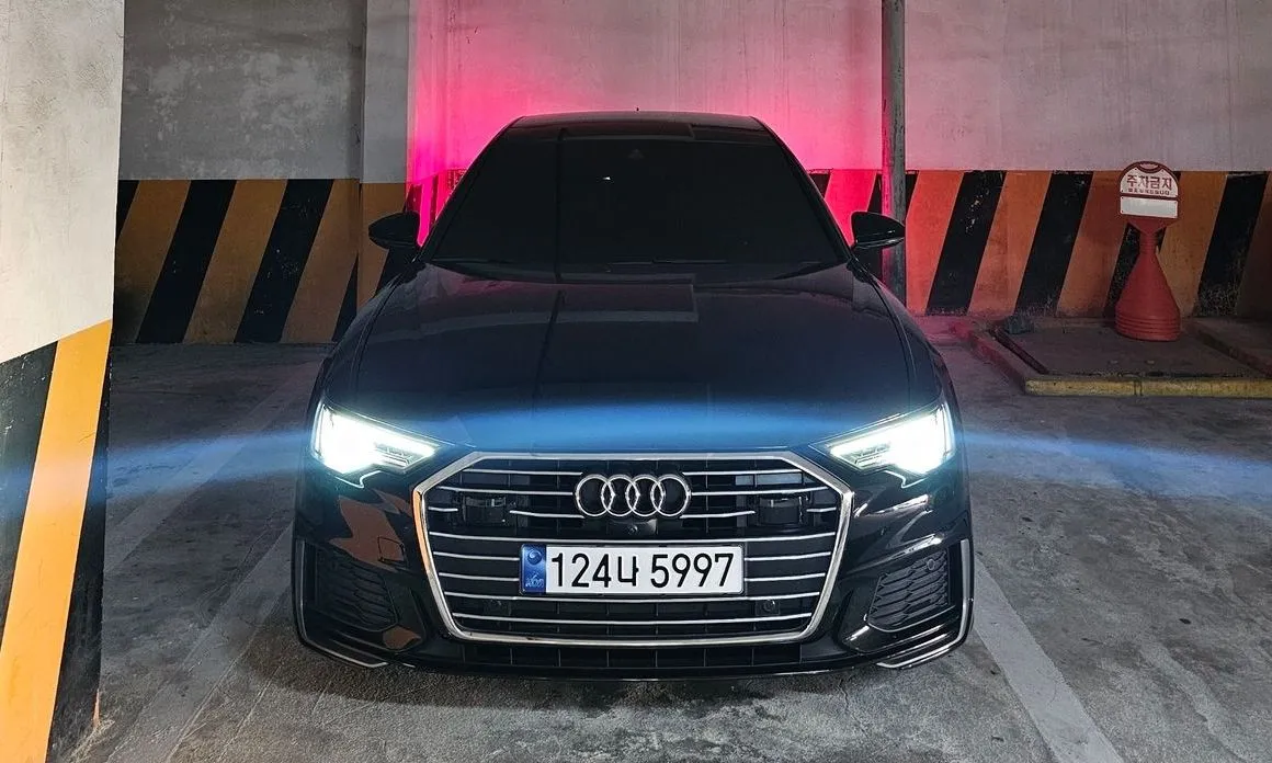 Audi A6 — фото 1