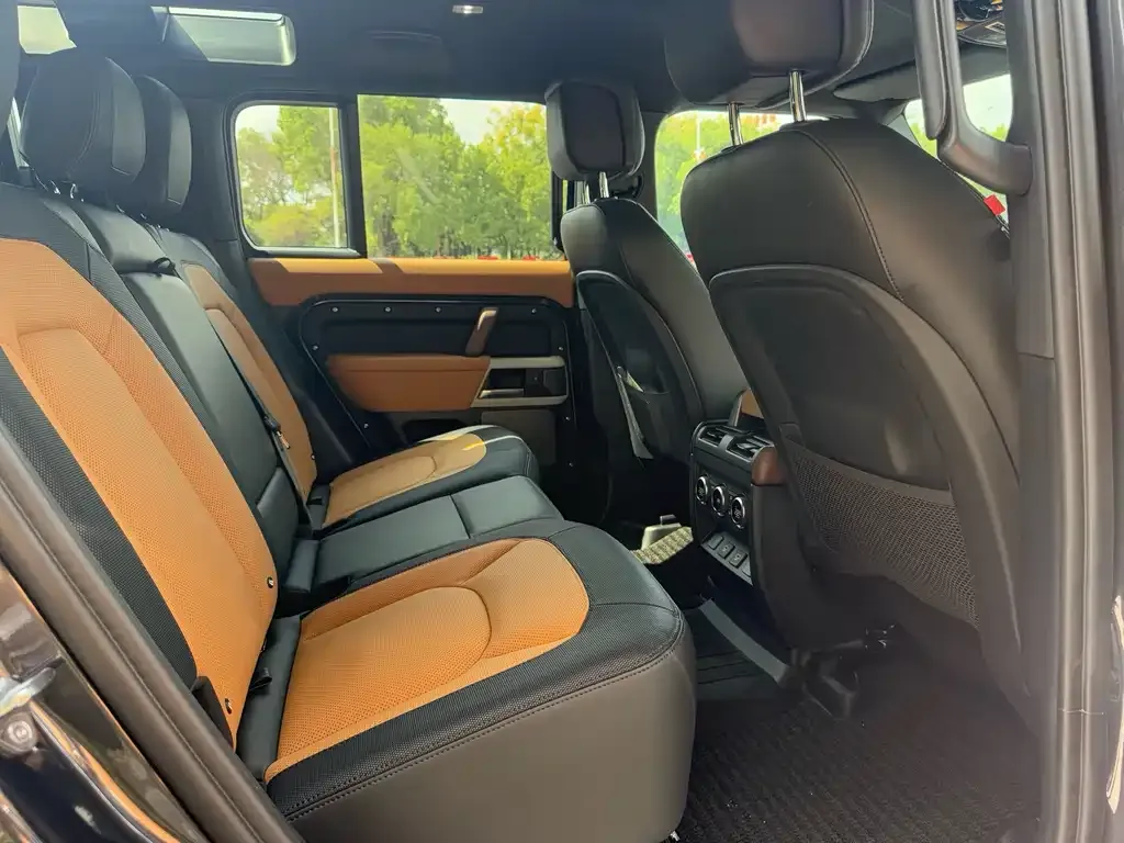 Land Rover Defender — фото 6