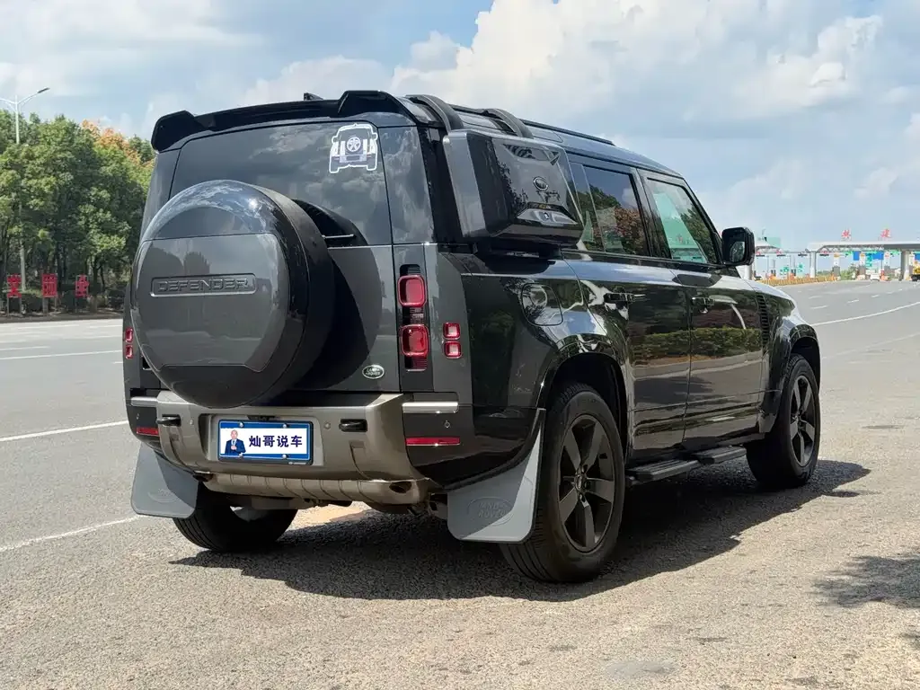 Land Rover Defender — фото 10