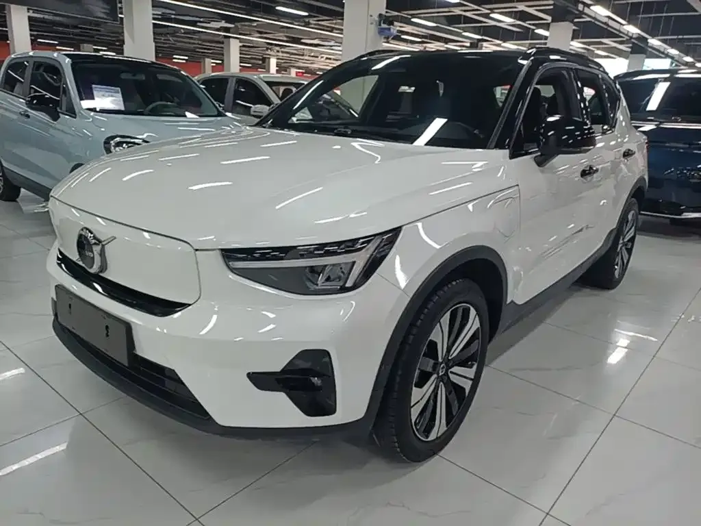 Volvo XC40 NEV — фото 1