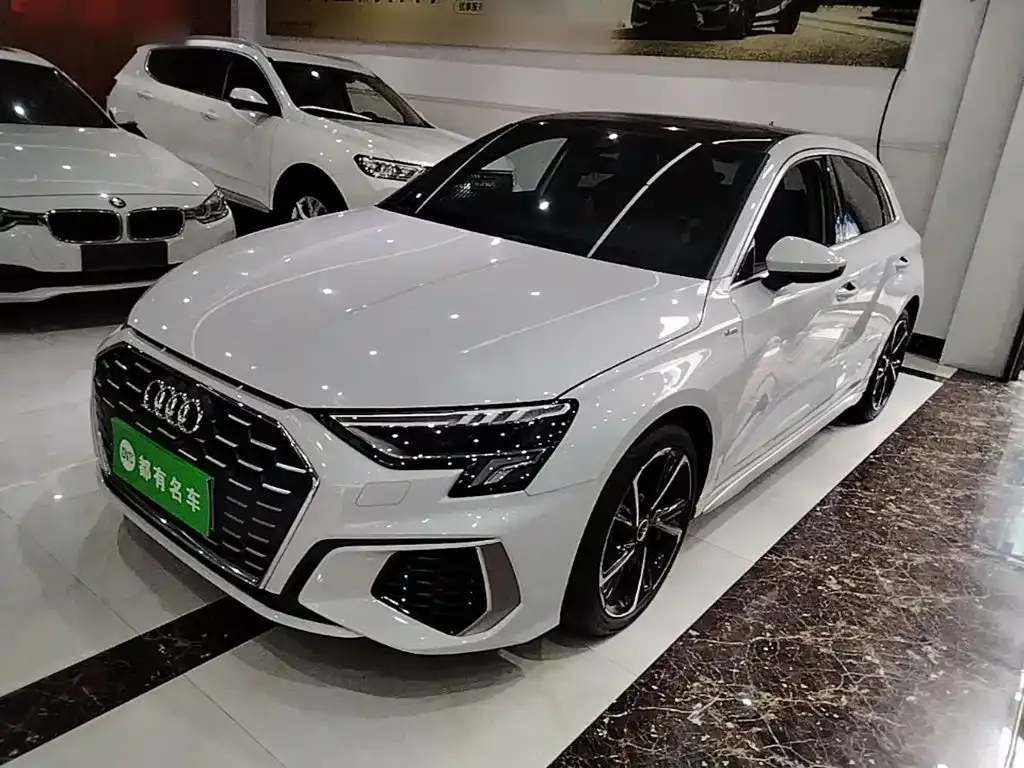 Audi A3 — фото 1