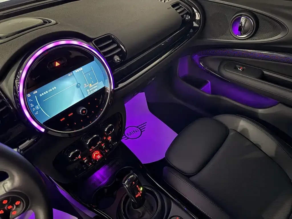 MINI Clubman — фото 9