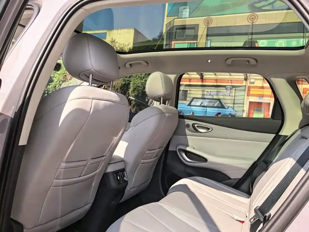 BYD Sealion 05 EV — фото 2