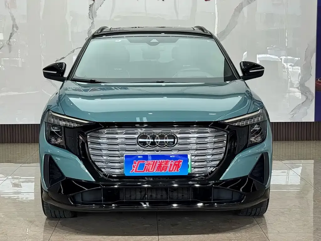 Audi Q5 e-tron — фото 7