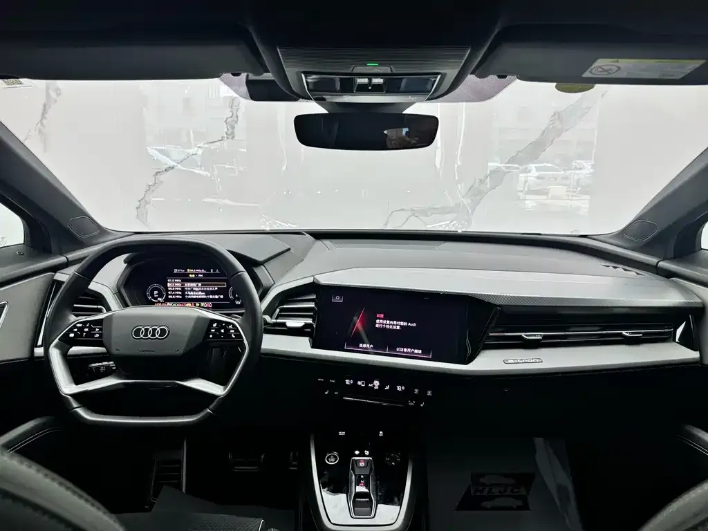 Audi Q5 e-tron — фото 8