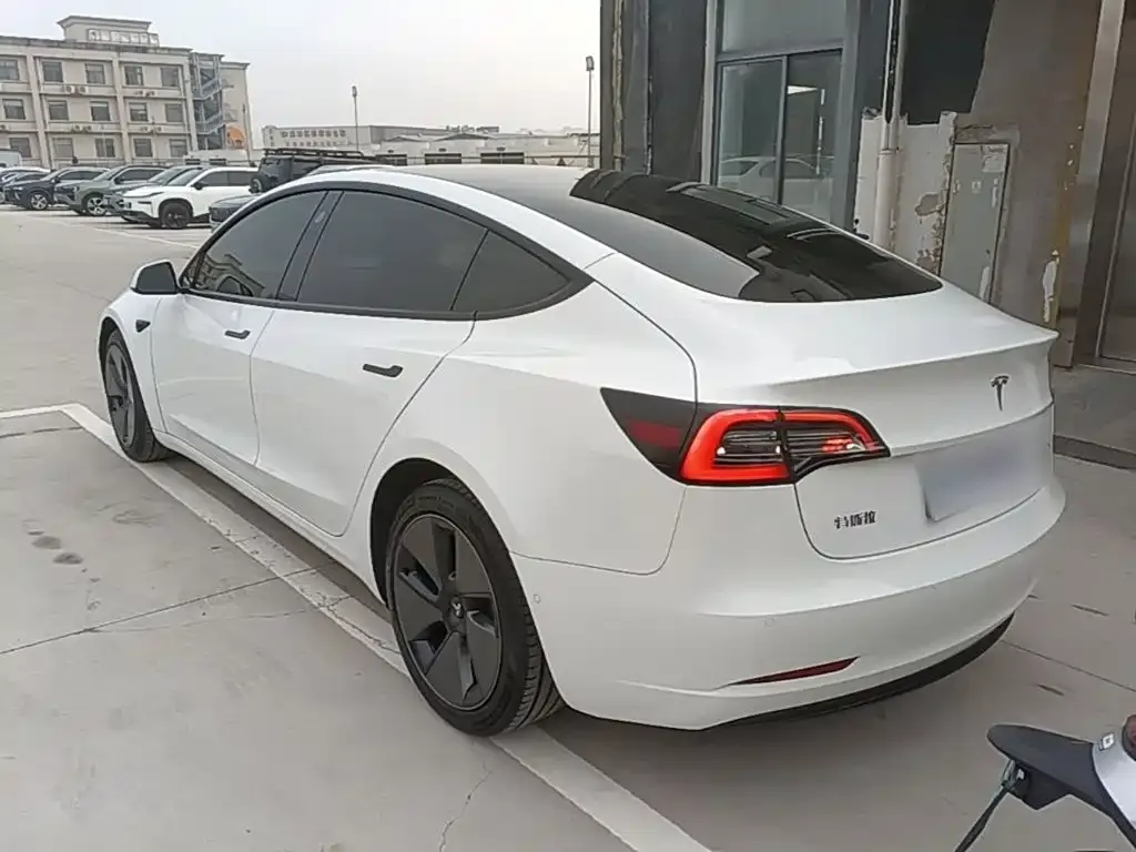 Tesla Model 3 — фото 6