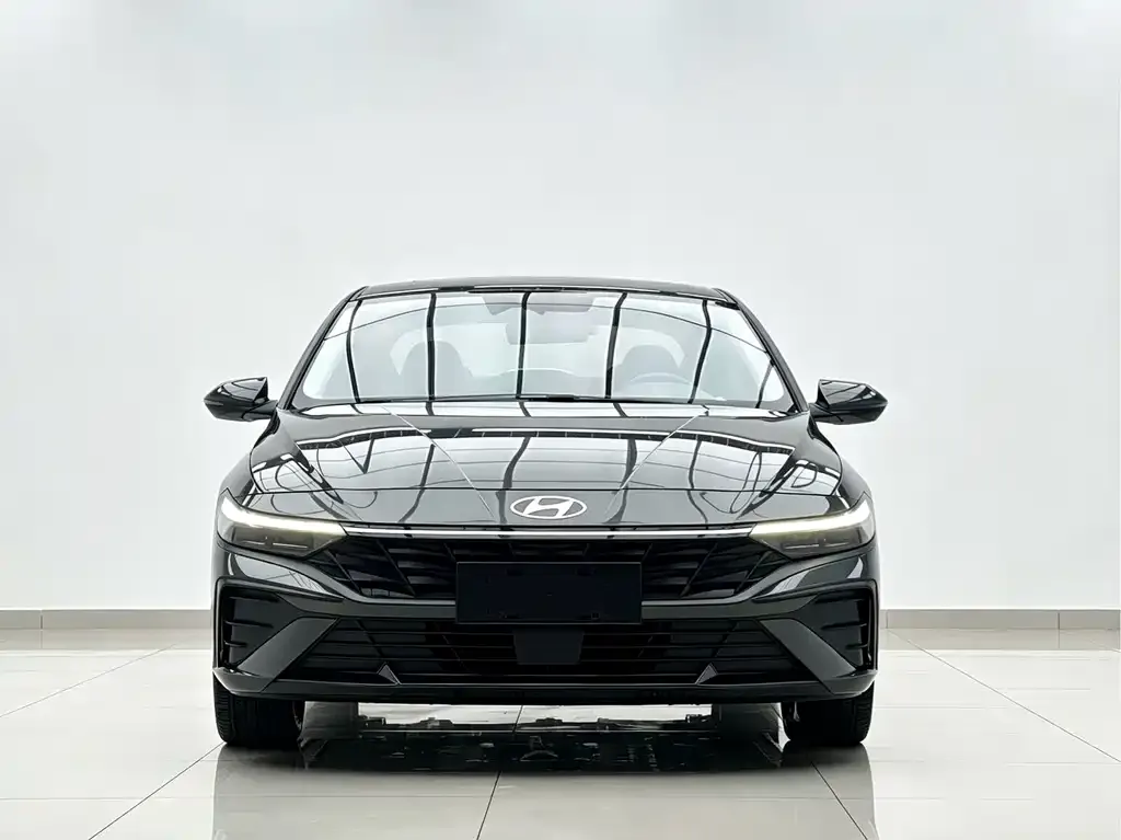 Hyundai Elantra — фото 2
