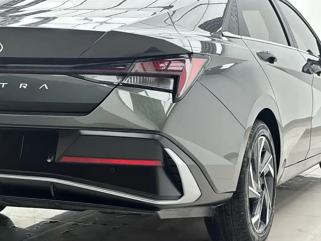 Hyundai Elantra — фото 6